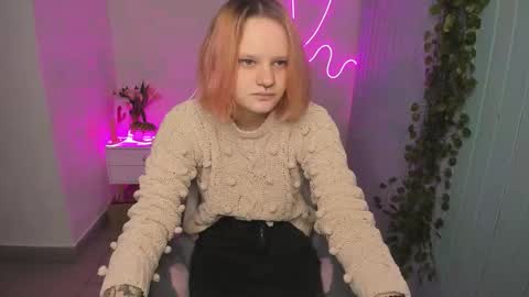 elieiza_xo online show from 10.20.25