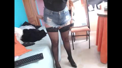 Snapshot of elif__girasol chatting on 02.18.25 elifgirasol online show from 02.18.25