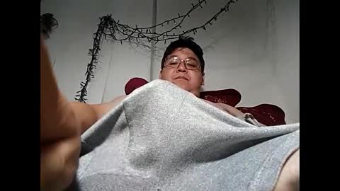 Snapshot of elimposstor chatting on 12.01.24 elimposstor online show from 12.01.24