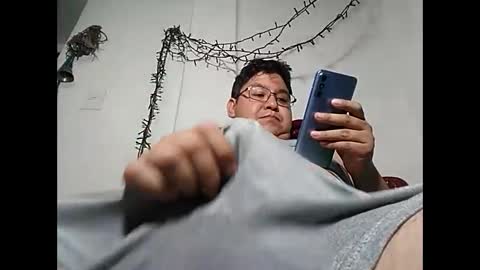 Snapshot of elimposstor chatting on 12.03.24 elimposstor online show from 12.03.24