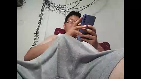 Snapshot of elimposstor chatting on 12.09.24 elimposstor online show from 12.09.24