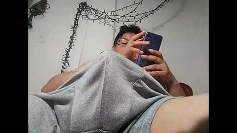 Snapshot of elimposstor chatting on 12.10.24 elimposstor online show from 12.10.24