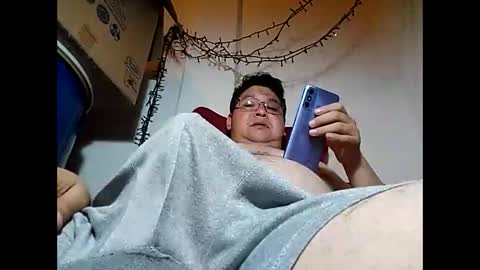 Snapshot of elimposstor chatting on 12.15.24 elimposstor online show from 12.15.24