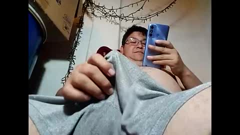 Snapshot of elimposstor chatting on 12.15.24 elimposstor online show from 12.15.24