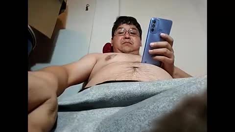 Snapshot of elimposstor chatting on 12.19.24 elimposstor online show from 12.19.24