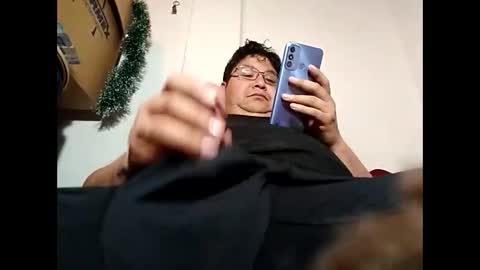 Snapshot of elimposstor chatting on 12.25.24 elimposstor online show from 12.25.24