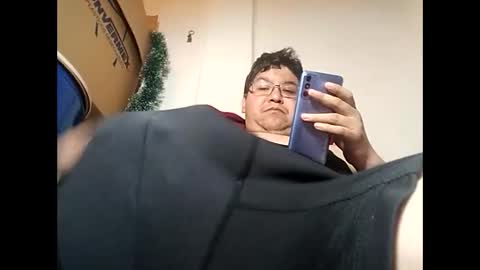 Snapshot of elimposstor chatting on 12.27.24 elimposstor online show from 12.27.24