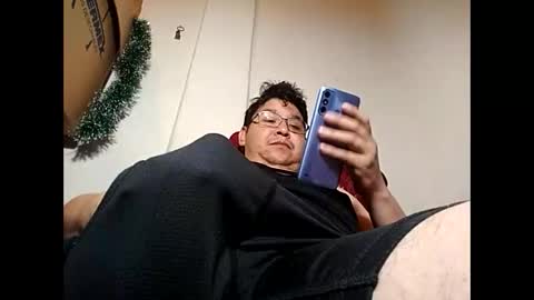 Snapshot of elimposstor chatting on 12.28.24 elimposstor online show from 12.28.24