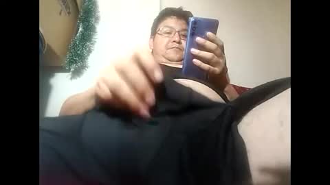 Snapshot of elimposstor chatting on 12.29.24 elimposstor online show from 12.29.24