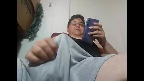 Snapshot of elimposstor chatting on 12.31.24 elimposstor online show from 12.31.24