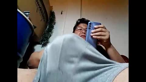 Snapshot of elimposstor chatting on 01.03.25 elimposstor online show from 01.03.25