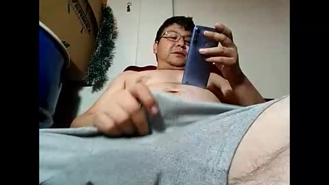 Snapshot of elimposstor chatting on 01.06.25 elimposstor online show from 01.06.25