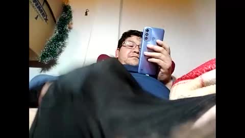 Snapshot of elimposstor chatting on 01.09.25 elimposstor online show from 01.09.25