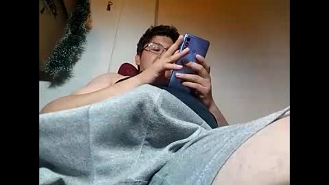 Snapshot of elimposstor chatting on 01.12.25 elimposstor online show from 01.12.25