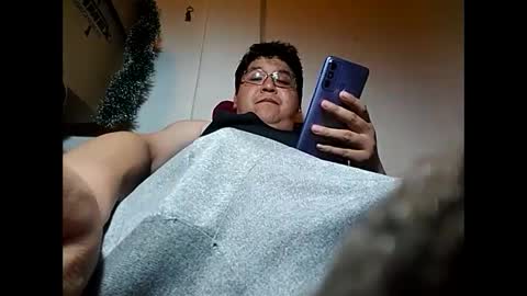 Snapshot of elimposstor chatting on 01.12.25 elimposstor online show from 01.12.25