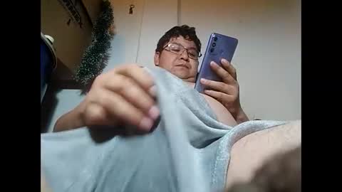 Snapshot of elimposstor chatting on 01.13.25 elimposstor online show from 01.13.25