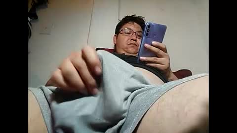 Snapshot of elimposstor chatting on 01.14.25 elimposstor online show from 01.14.25