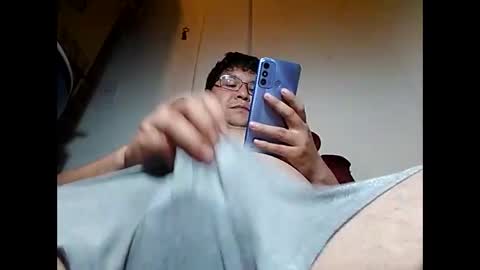 Snapshot of elimposstor chatting on 01.15.25 elimposstor online show from 01.15.25