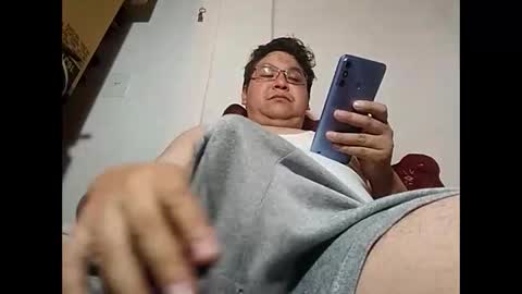 Snapshot of elimposstor chatting on 01.26.25 elimposstor online show from 01.26.25