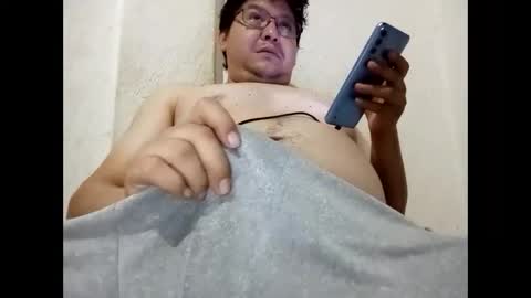 Snapshot of elimposstor chatting on 09.15.25 elimposstor online show from 09.15.25