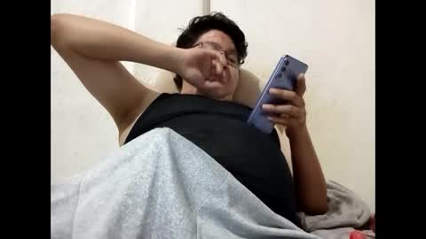 Snapshot of elimposstor chatting on 10.05.25 elimposstor online show from 10.05.25