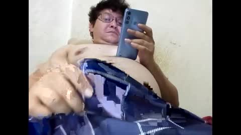 Snapshot of elimposstor chatting on 10.06.25 elimposstor online show from 10.06.25