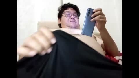 Snapshot of elimposstor chatting on 10.21.25 elimposstor online show from 10.21.25