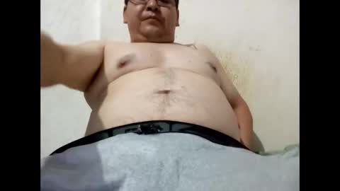 Snapshot of elimposstor chatting on 11.01.25 elimposstor online show from 11.01.25