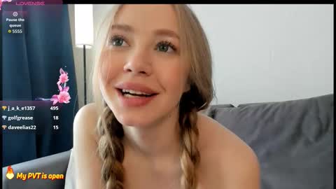 Snapshot of elina_milller chatting on 02.20.26 elina_milller online show from 02.20.26