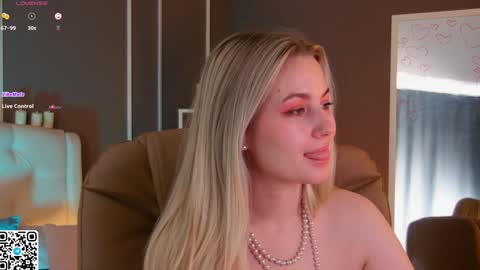 Elina online show from 02.05.25