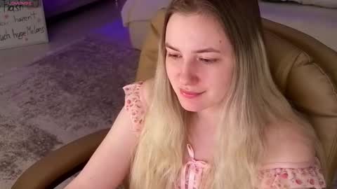 Elina online show from 10.17.25