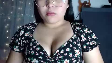 Elina  online show from 10.20.25