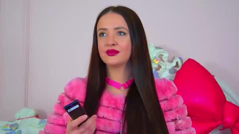 Snapshot of elinabellucci chatting on 02.13.26 ElinaBellucci online show from 02.13.26