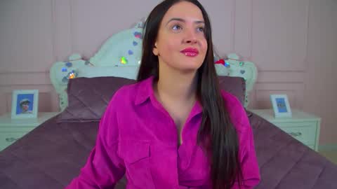 Snapshot of elinabellucci chatting on 02.18.26 ElinaBellucci online show from 02.18.26