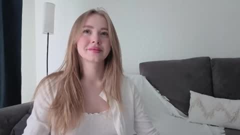 Snapshot of elinamilller chatting on 05.01.26 Elna and Tom online show from 05.01.26