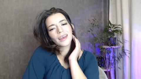 Snapshot of elinapretty chatting on 10.04.25 Elina online show from 10.04.25
