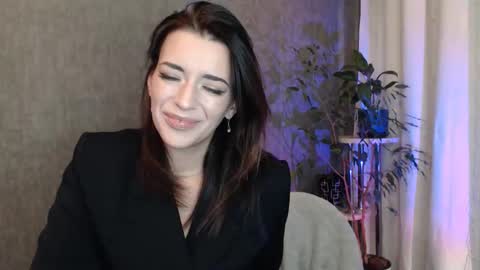 Snapshot of elinapretty chatting on 10.06.25 Elina online show from 10.06.25