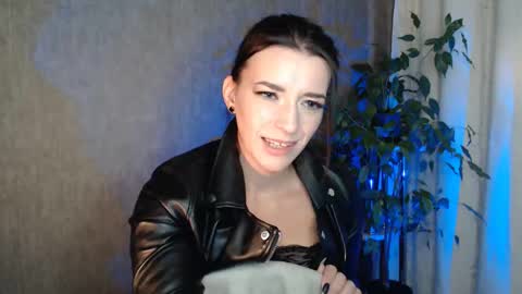Snapshot of elinapretty chatting on 10.20.25 Elina online show from 10.20.25