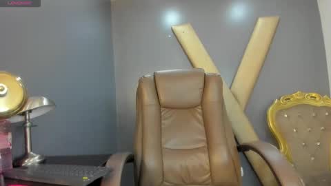 Elinne hendrix  online show from 09.15.25