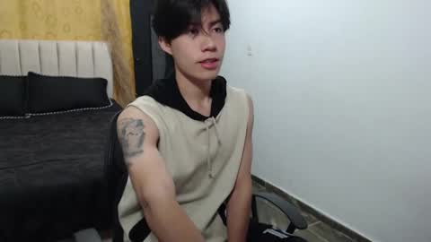 Snapshot of elio_collem chatting on 12.11.24 ELIO online show from 12.11.24