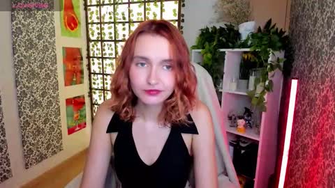 Snapshot of elis_cherry chatting on 09.17.25 Elis  online show from 09.17.25