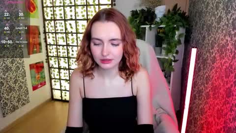 Snapshot of elis_cherry chatting on 10.13.25 Elis  online show from 10.13.25