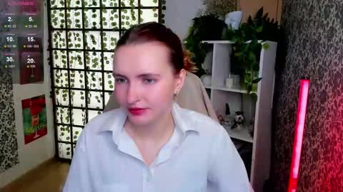 Snapshot of elis_cherry chatting on 10.20.25 Elis  online show from 10.20.25