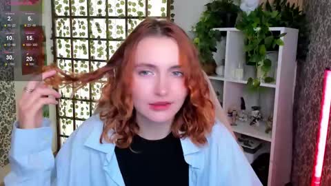 Snapshot of elis_cherry chatting on 10.21.25 Elis  online show from 10.21.25