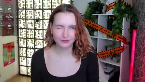 Snapshot of elis_cherry chatting on 10.25.25 Elis  online show from 10.25.25