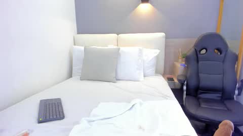 Elisa online show from 03.28.26