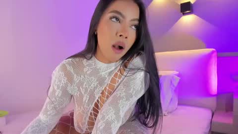 Snapshot of elisa_castrillon chatting on 05.26.26 Elisa online show from 05.26.26
