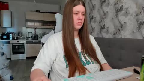 Aletta Oushen online show from 12.14.25