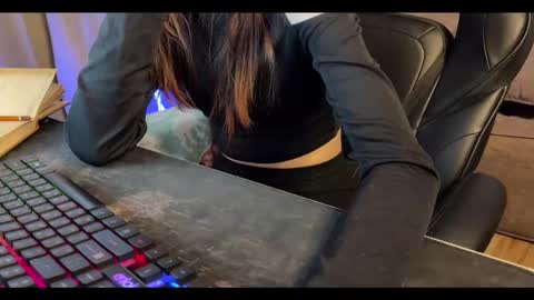 Snapshot of elisa_north chatting on 01.29.25 Elisa North online show from 01.29.25