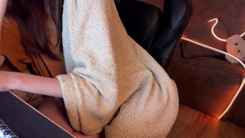 Snapshot of elisa_north chatting on 02.19.25 Elisa North online show from 02.19.25